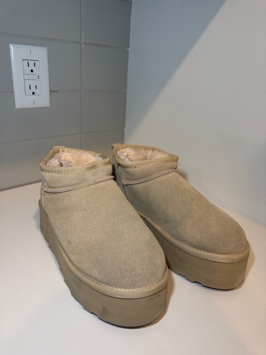 Cushionaire Shoes - Cushionaire Hippy Women’s Platform Ankle Boots Color: Sand
